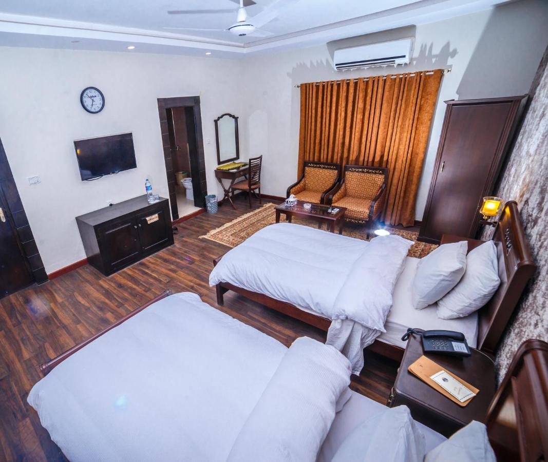 Vip House Hotel Peshawar Exterior photo