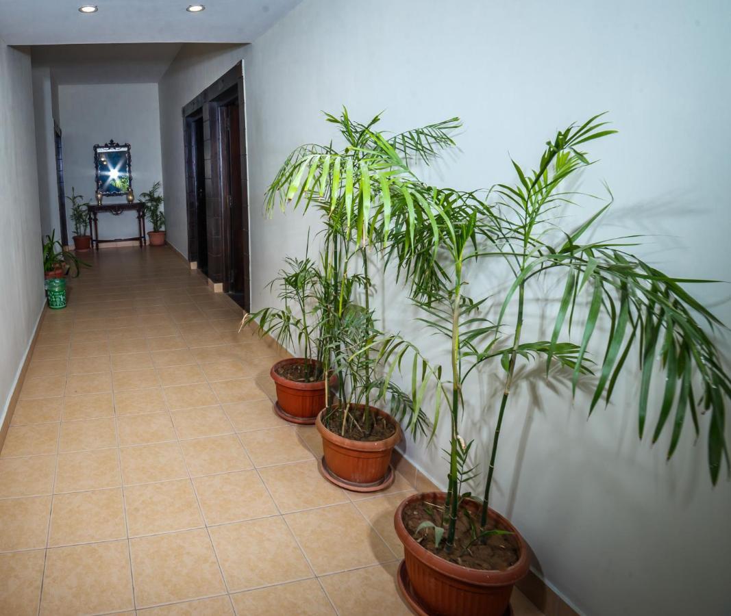 Vip House Hotel Peshawar Exterior photo