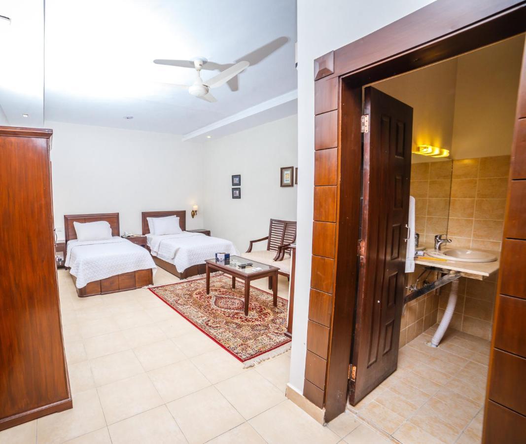 Vip House Hotel Peshawar Exterior photo