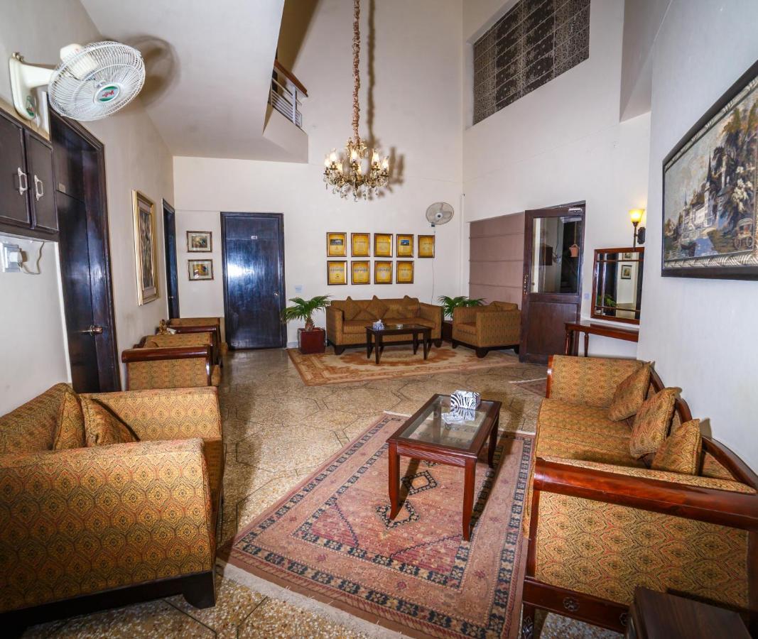 Vip House Hotel Peshawar Exterior photo