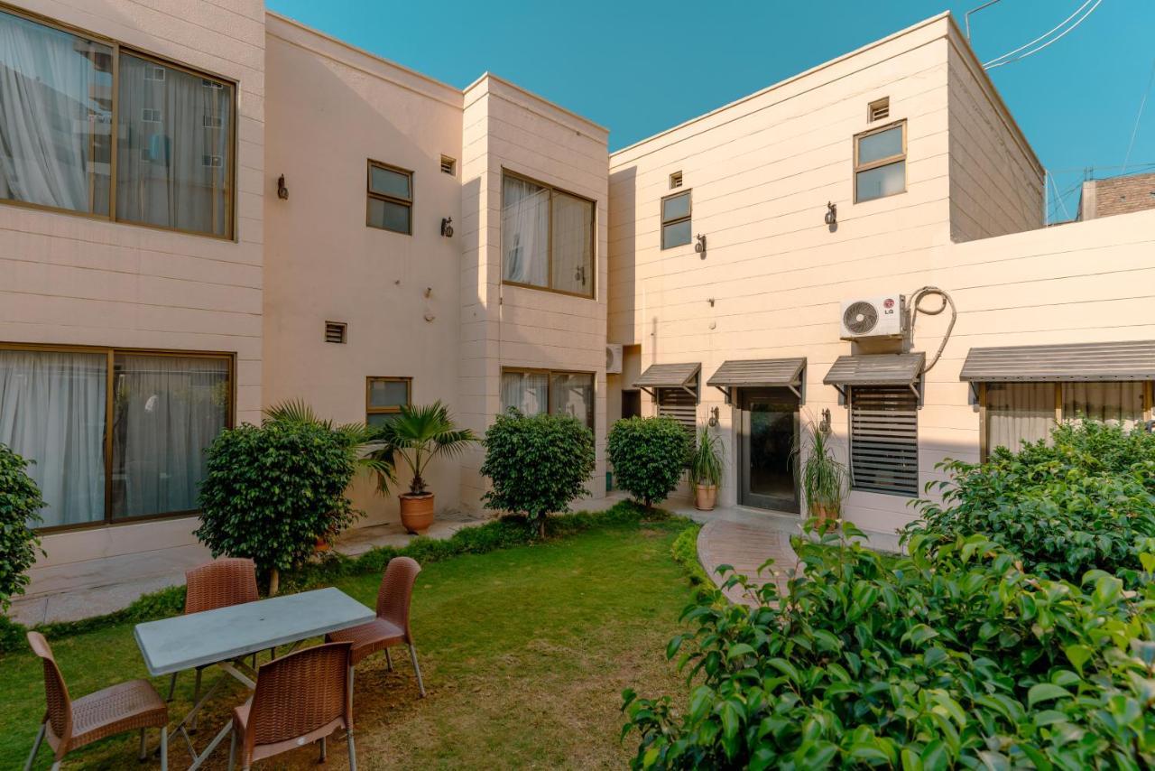 Vip House Hotel Peshawar Exterior photo